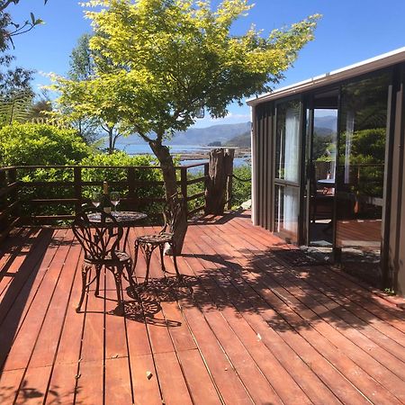 Heron Hideaway At First Light Rangihaeata Retreat 外观 照片
